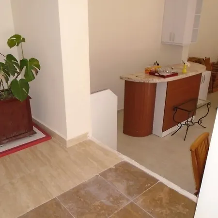 Lacin Apartment *
